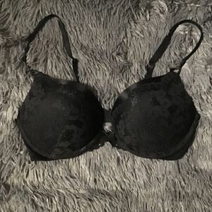 Victoria's Secret Black Floral Bombshell Plunge Push Up Bra 34C NWOT